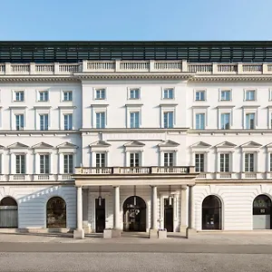 ***** Hotel Raffles Europejski Polen